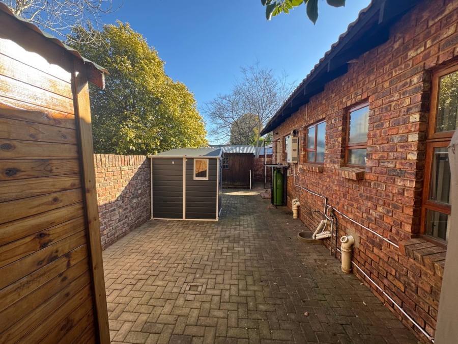 3 Bedroom Property for Sale in Langenhovenpark Free State